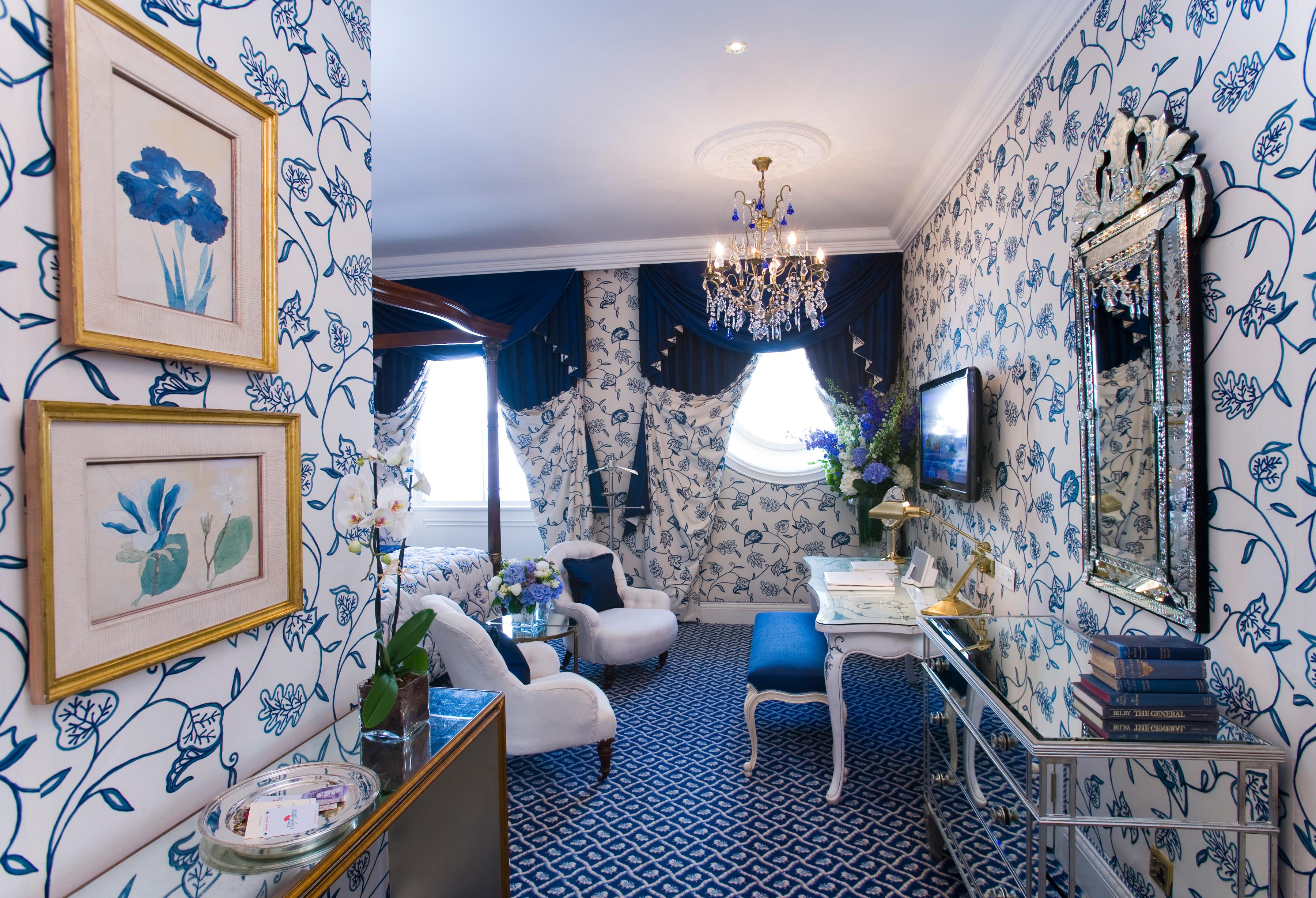 Executive Two-Room Suite with Elegant Sitting Salon