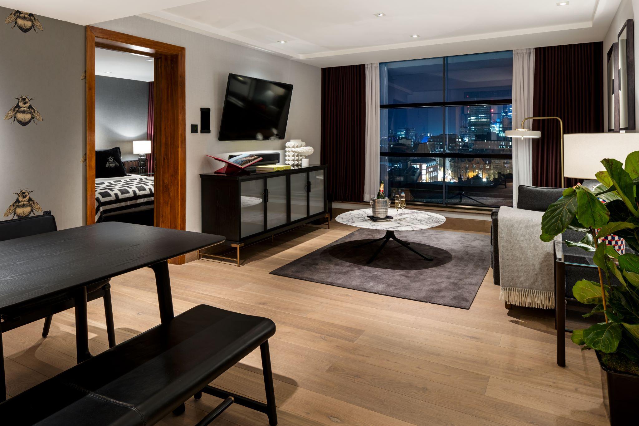 One Bedroom Penthouse Suite Lounge and Dining