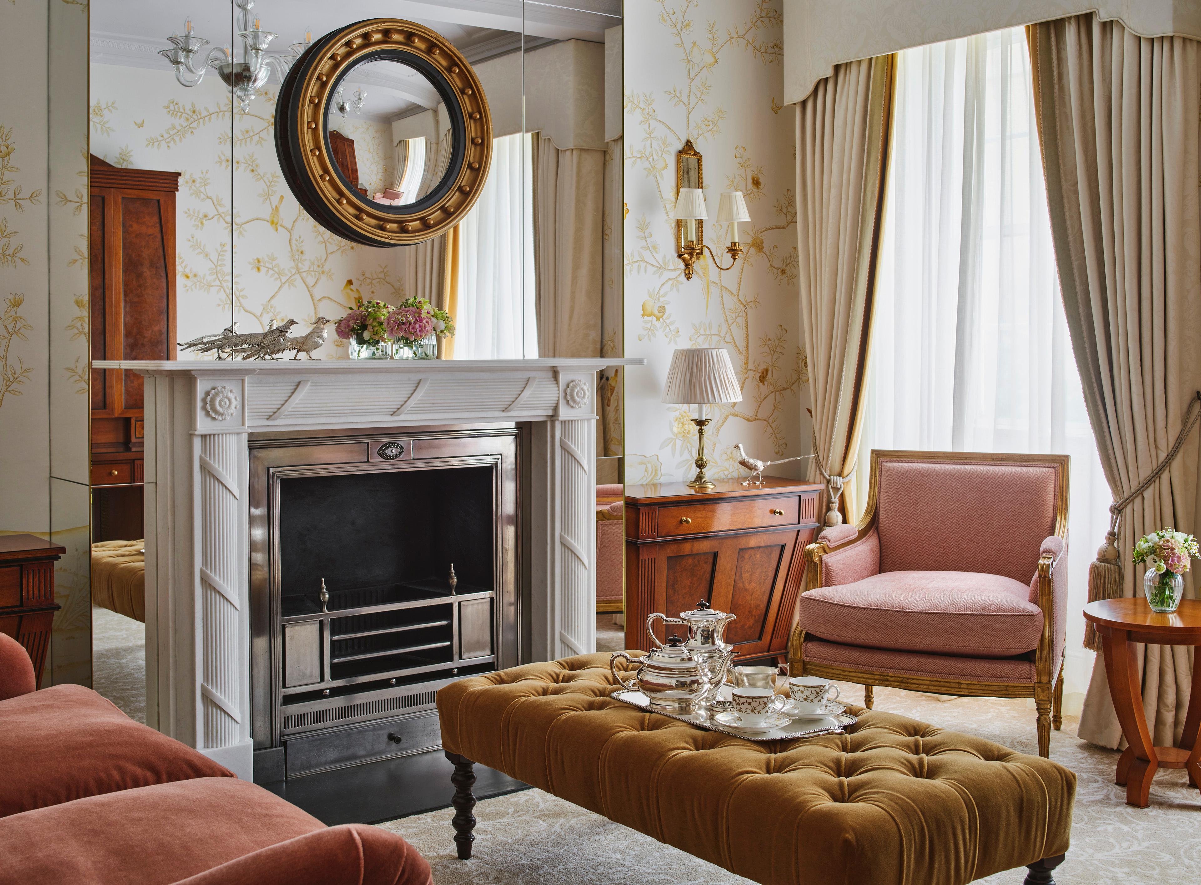 Deluxe Suite with Gainsborough Silks