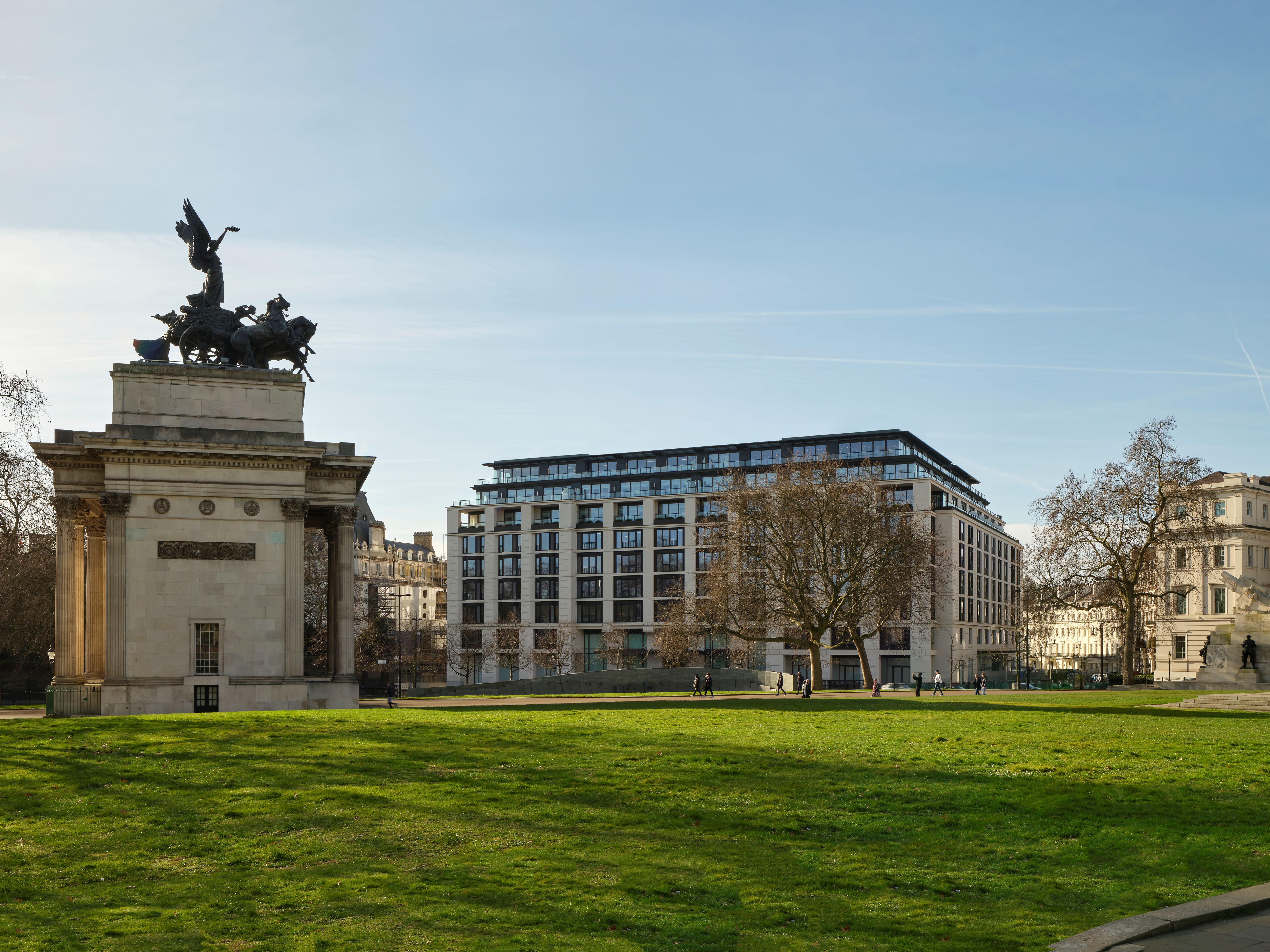 The Peninsula London Grand Exterior on Hyde Park Corner