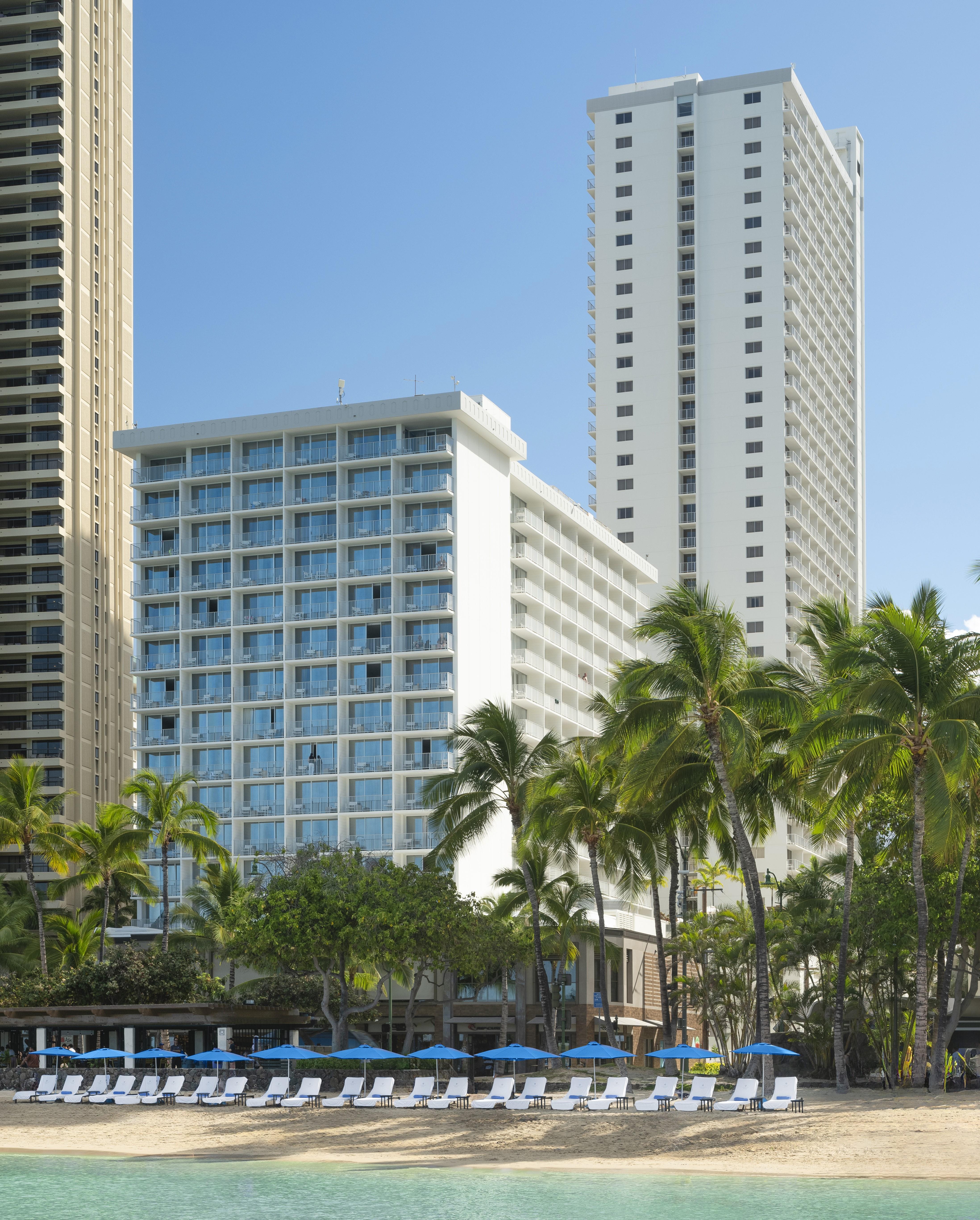 'Alohilani Resort Waikiki Beach Resort Grounds