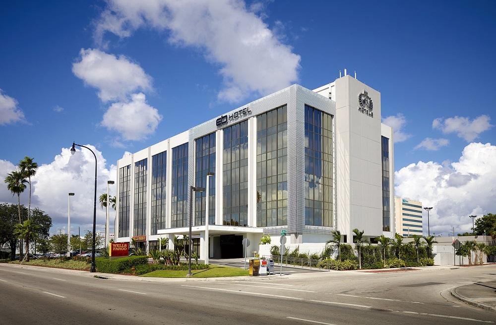 EB Hotel Miami Resort Grounds