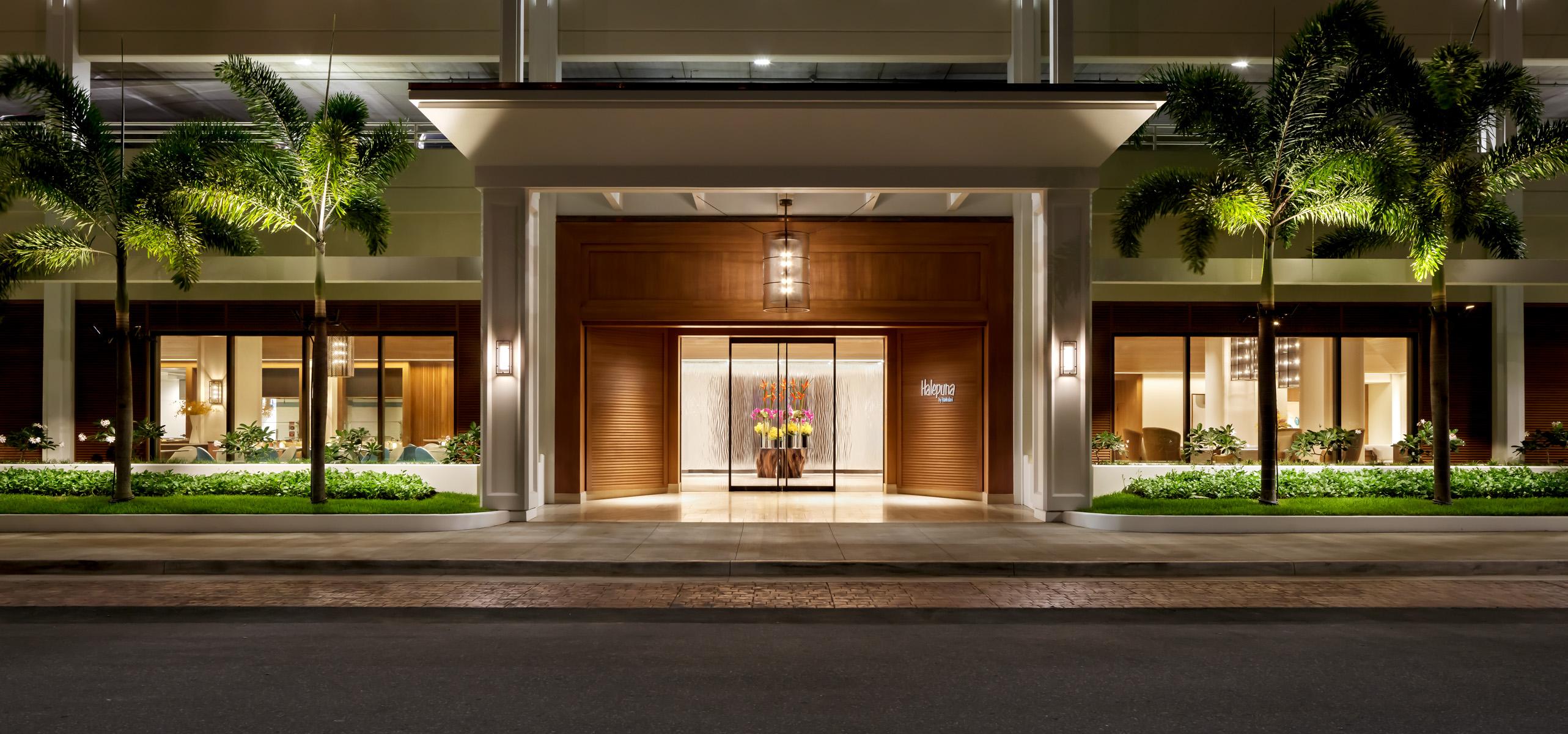 Halepuna Waikiki by Halekulani Suite