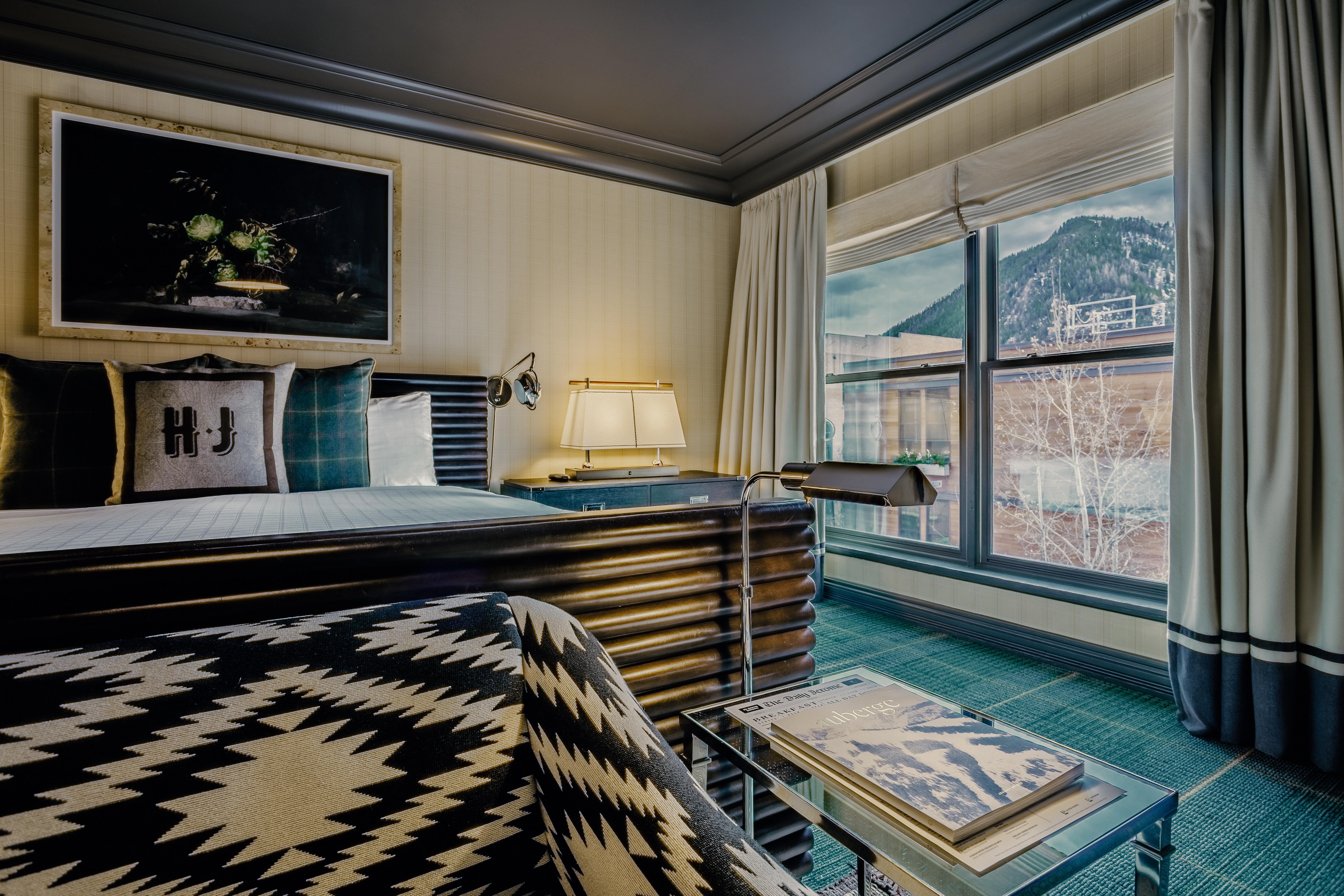 Hotel Jerome, Auberge Collection Resort Grounds