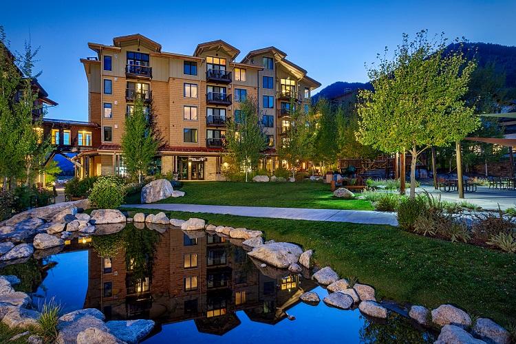 Hotel Terra Jackson Hole Resort Grounds