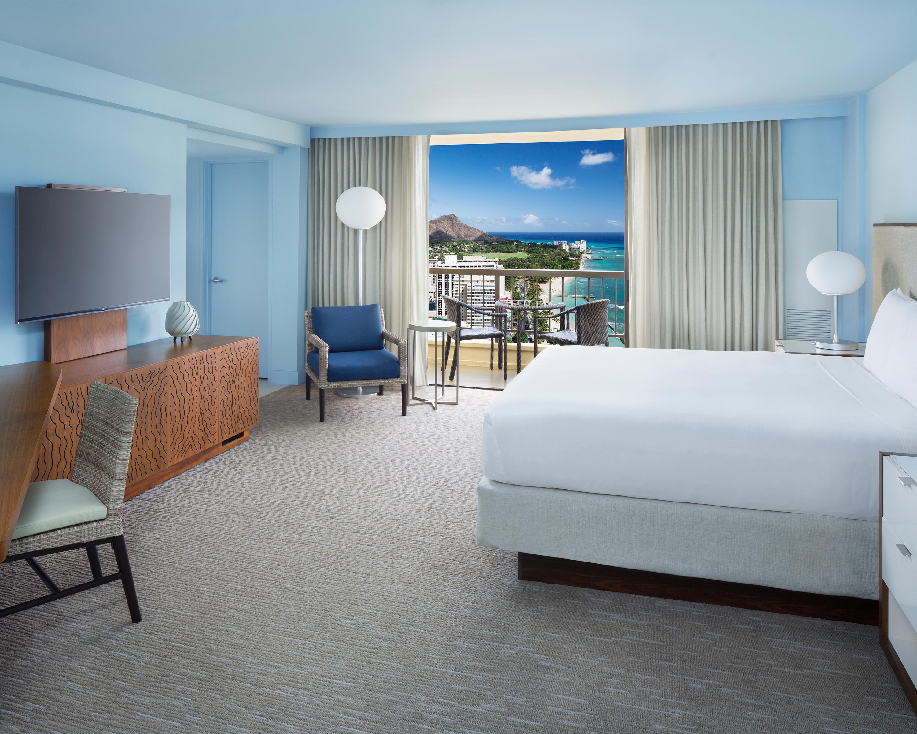1 King Bed with Waikiki City View, High Floor