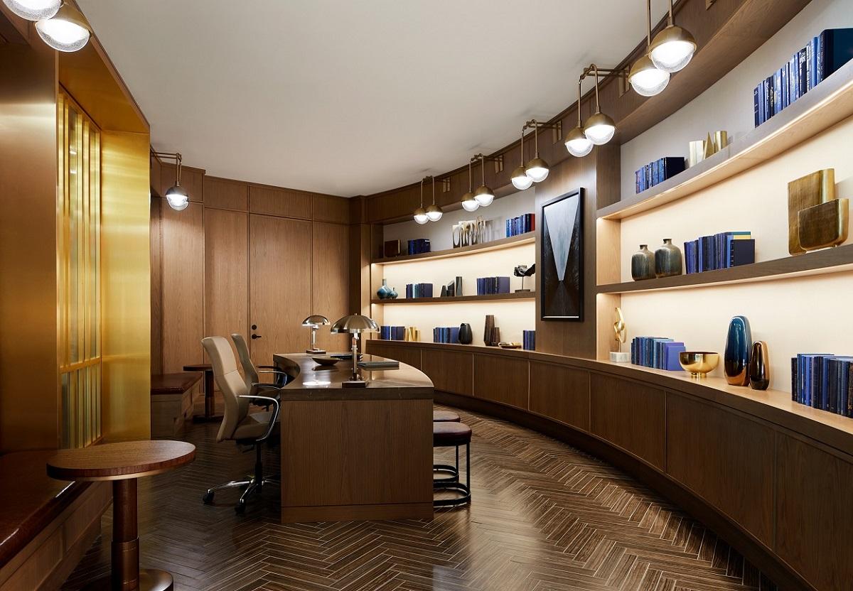 Deluxe Corner Room