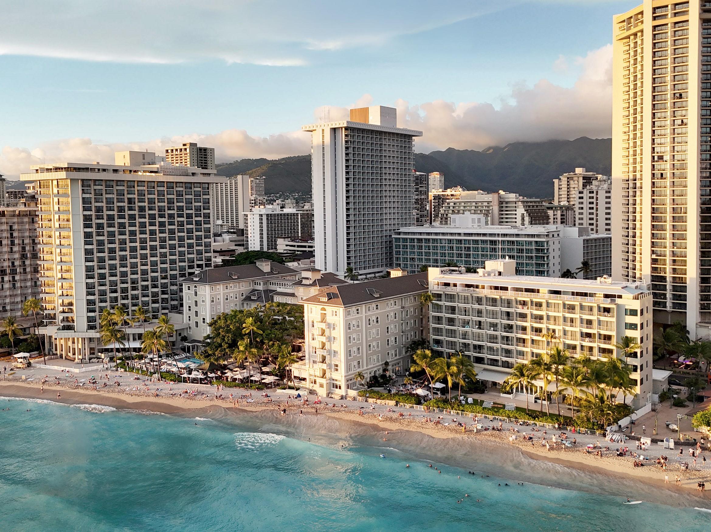 Moana Surfrider, a Westin Resort & Spa, Waikiki Beach Suite