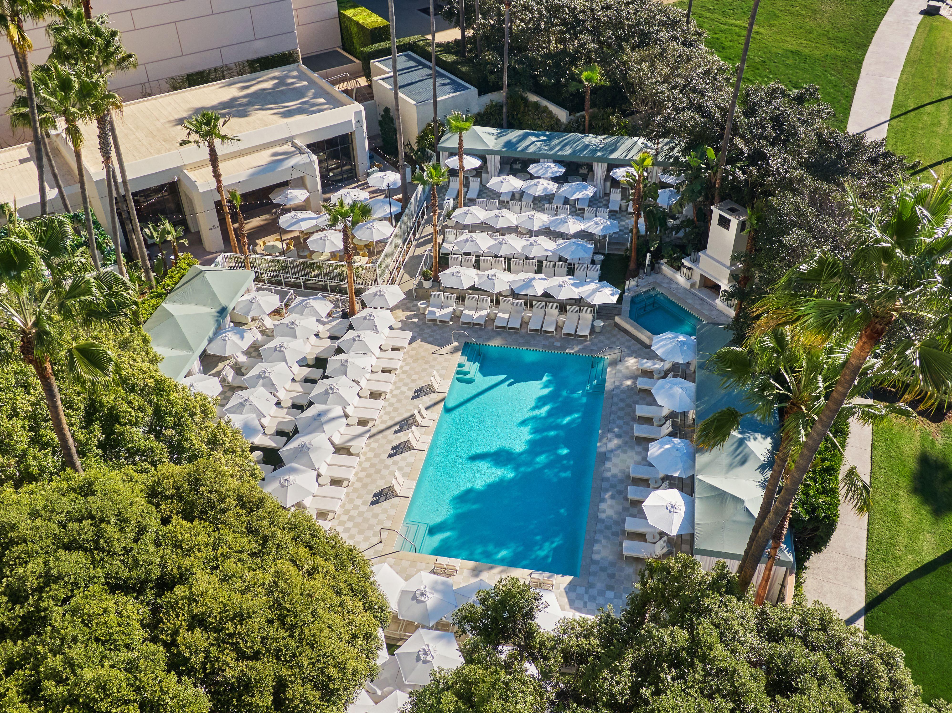 Pendry Newport Beach Resort Grounds