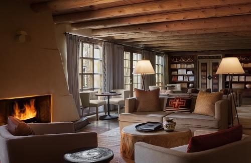 Rosewood Inn of the Anasazi Resort Grounds