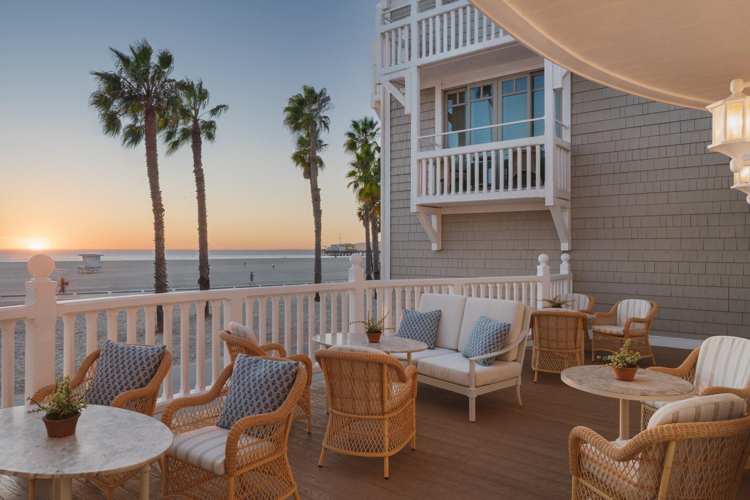 Coast Beach Cafe & Bar