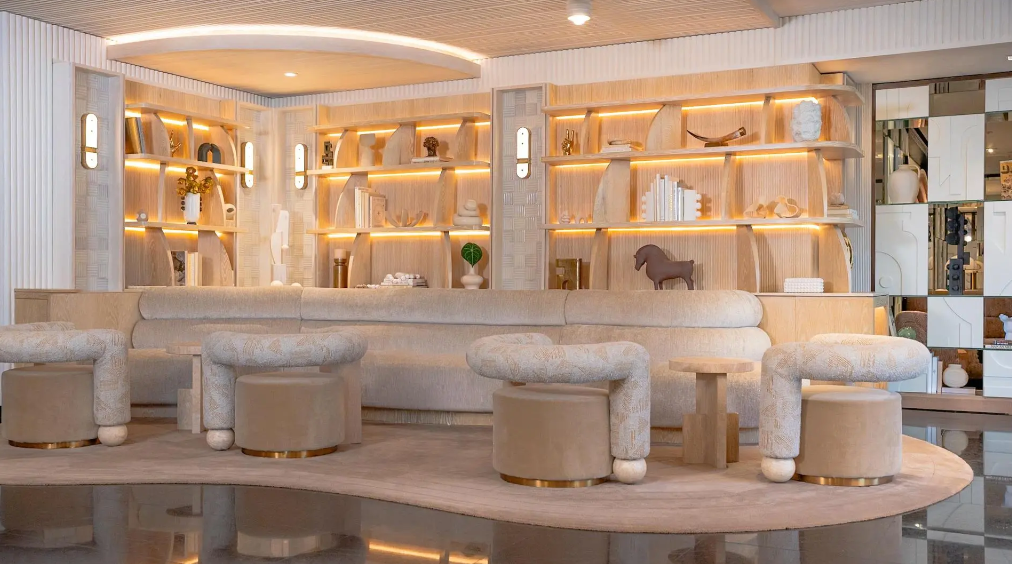 The Lounge & Bar