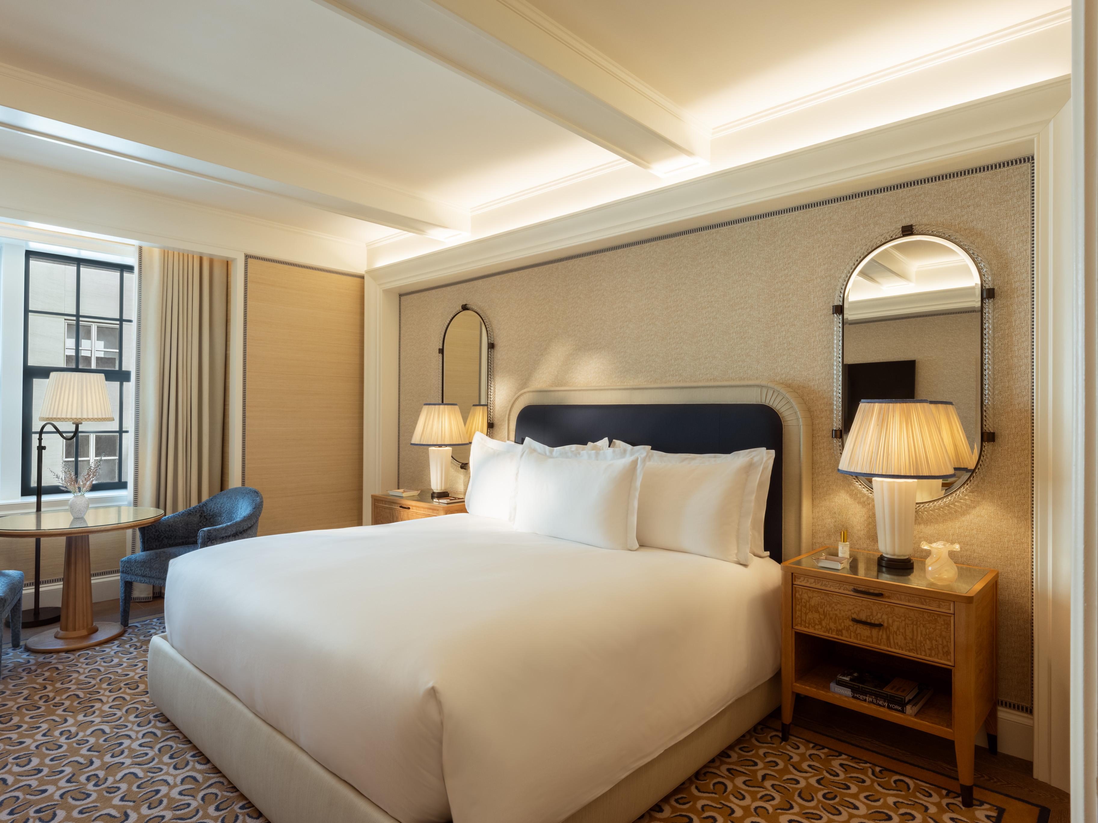 Deluxe King Accessible Room