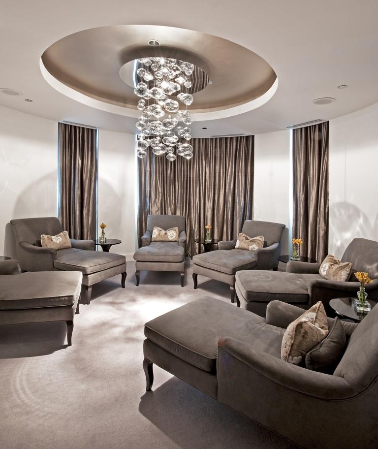 Peacock Lounge