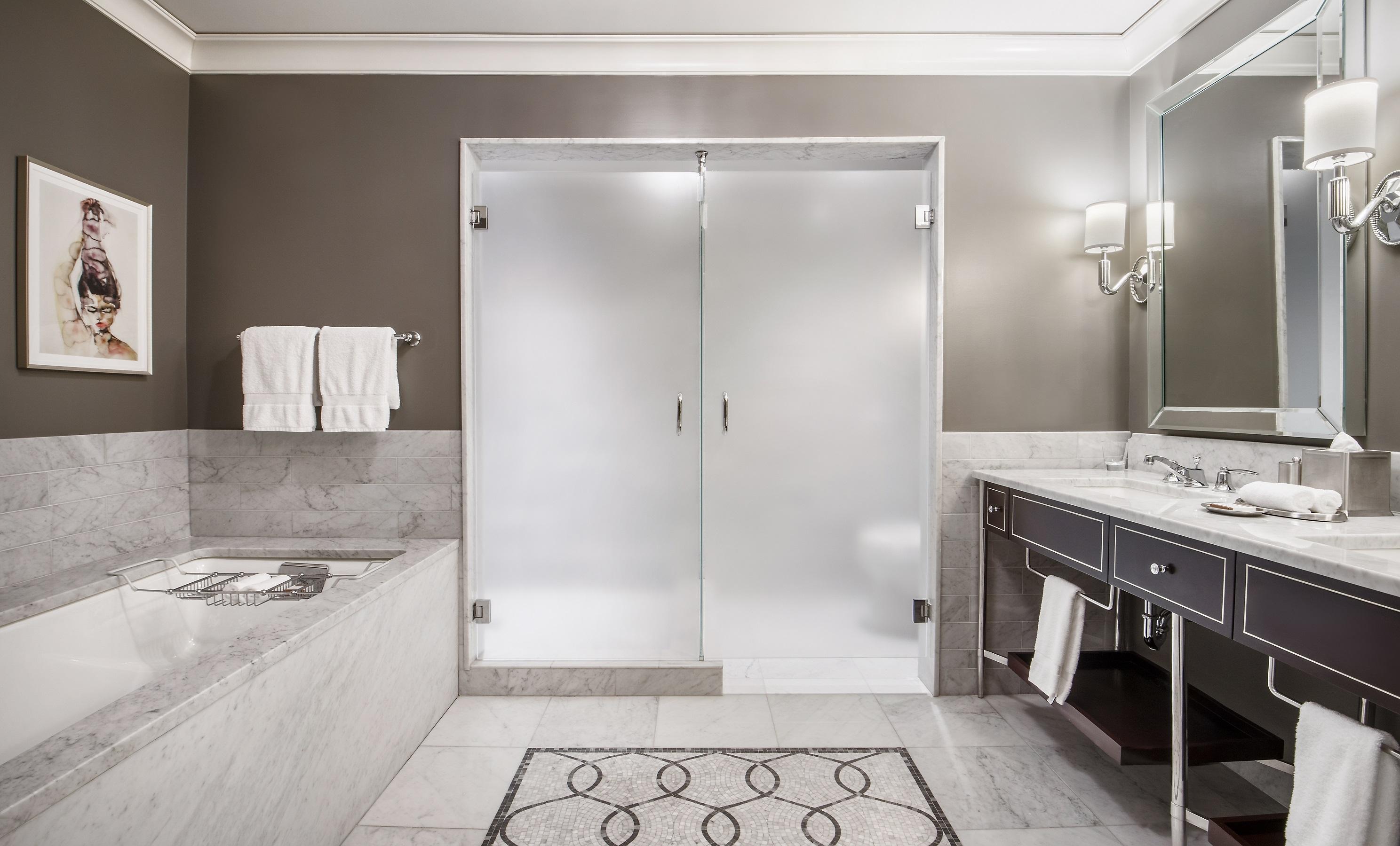 Waldorf Astoria Chicago Suite