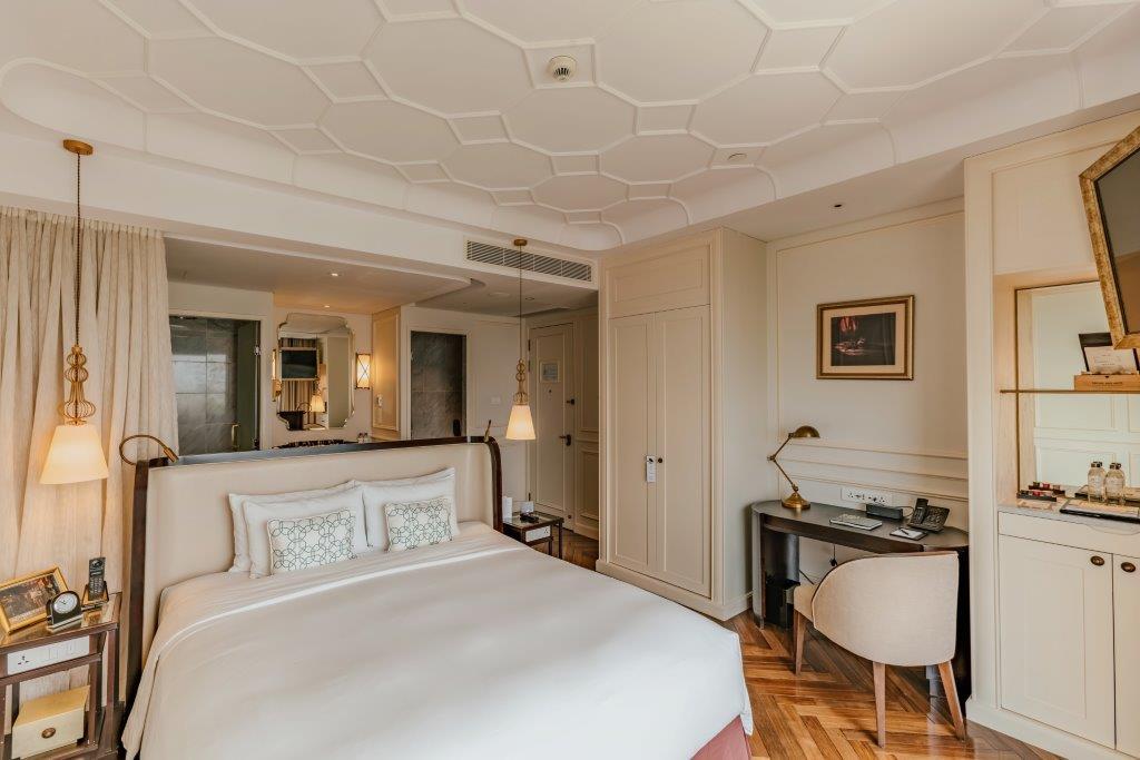 Grand Deluxe King Room