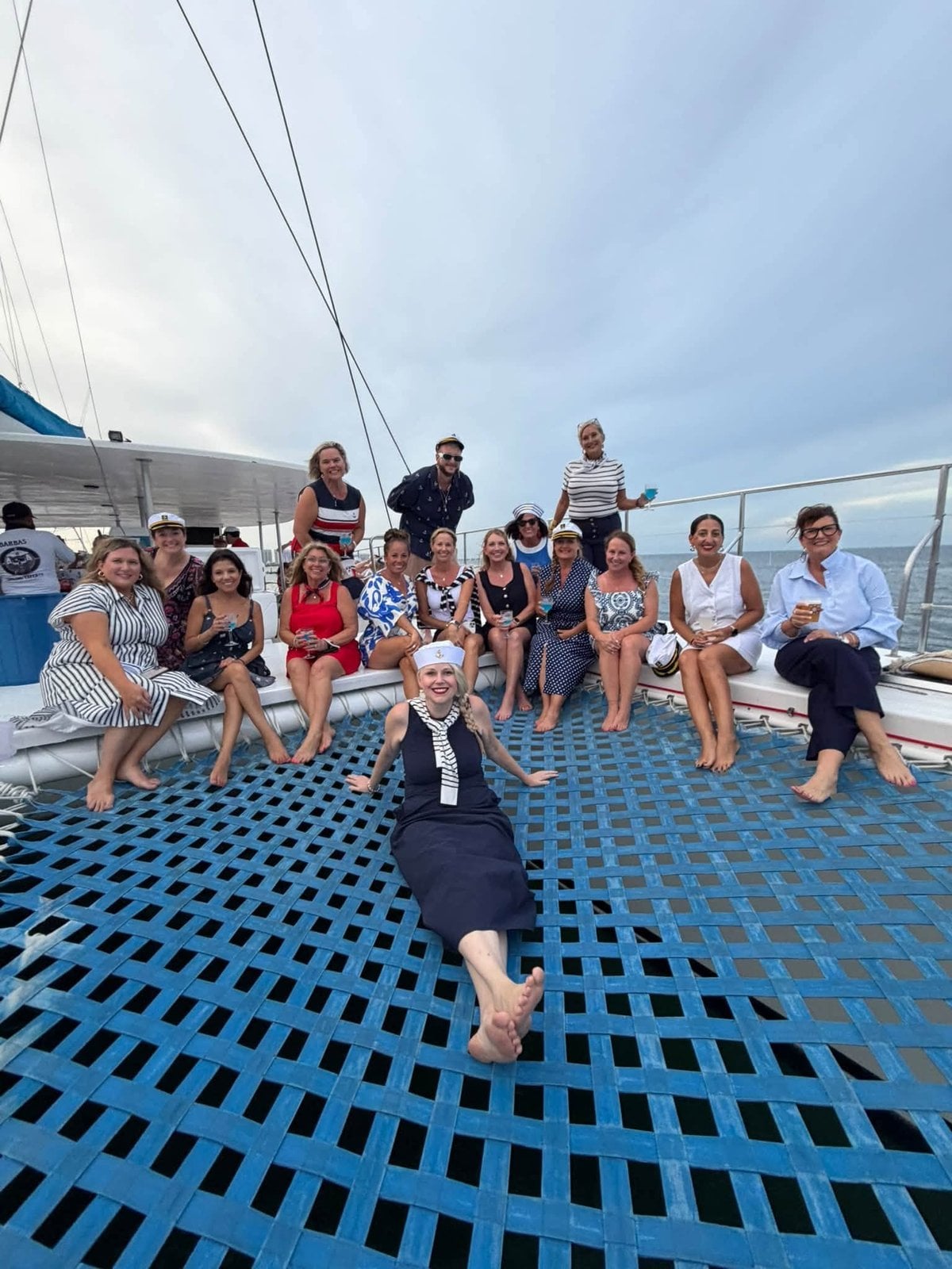 Full panoramic view of the Vincent Vacations advisors sailing across the Caribbean