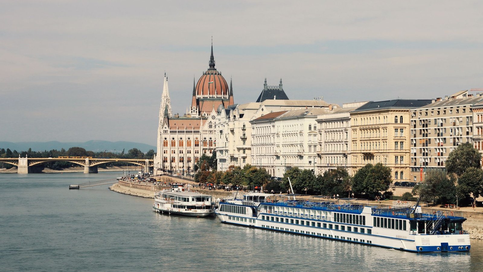 Best Budapest Vacation Travel Agents