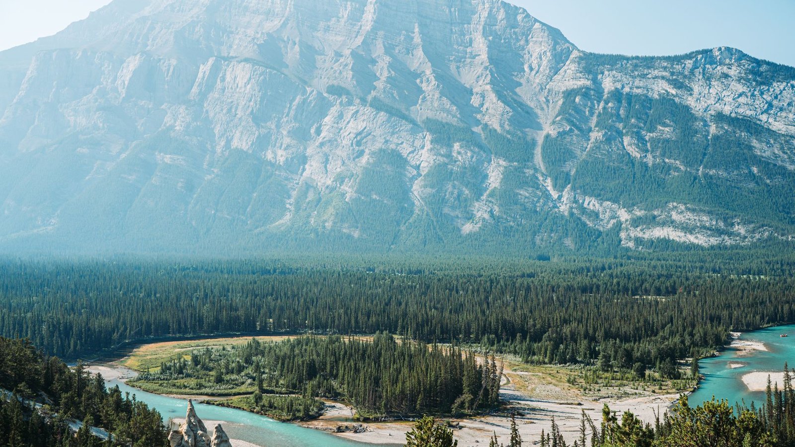Best Canadian Rockies Train Travel Agents