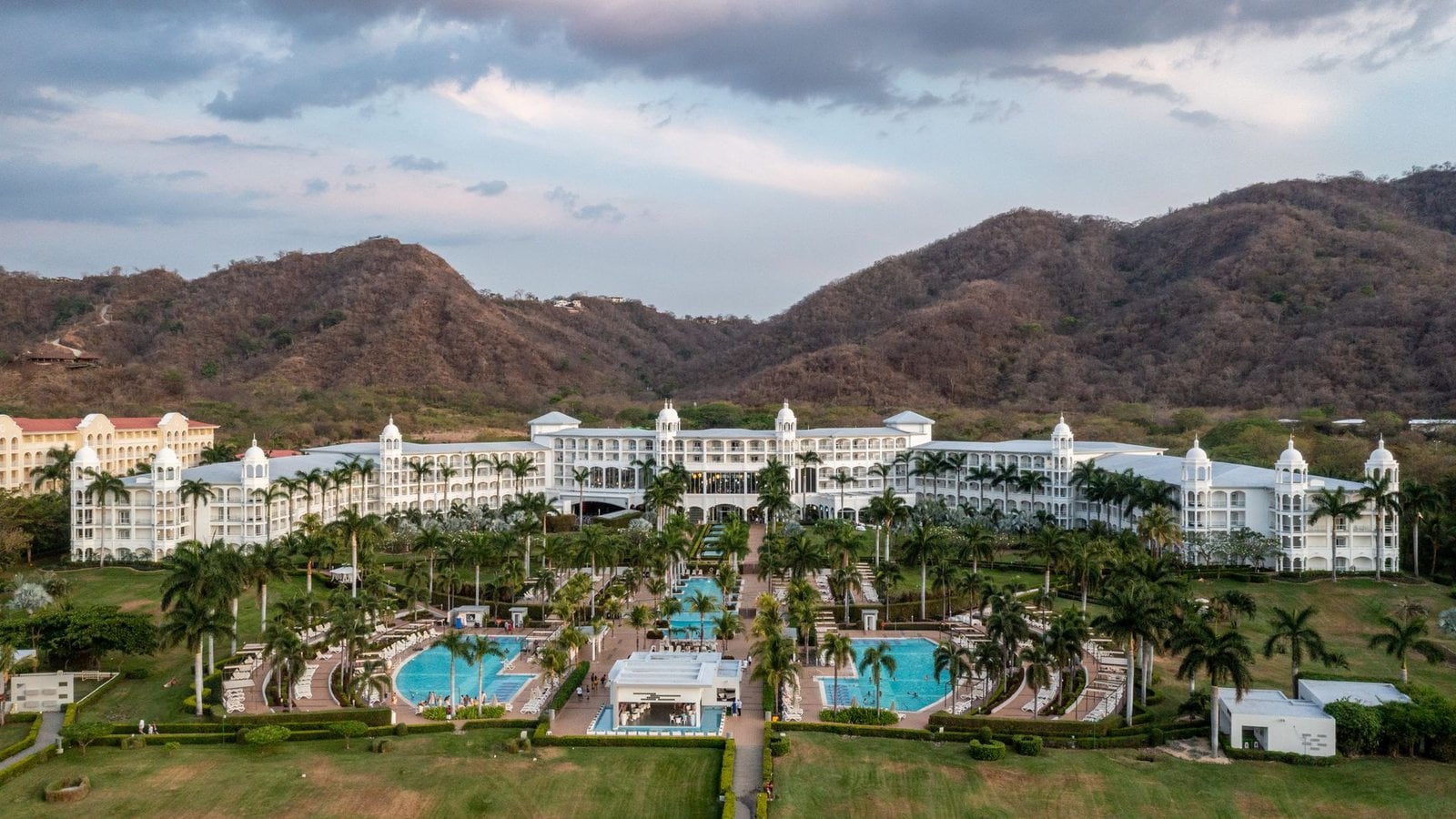 Best RIU Hotels & Resorts Travel Agents