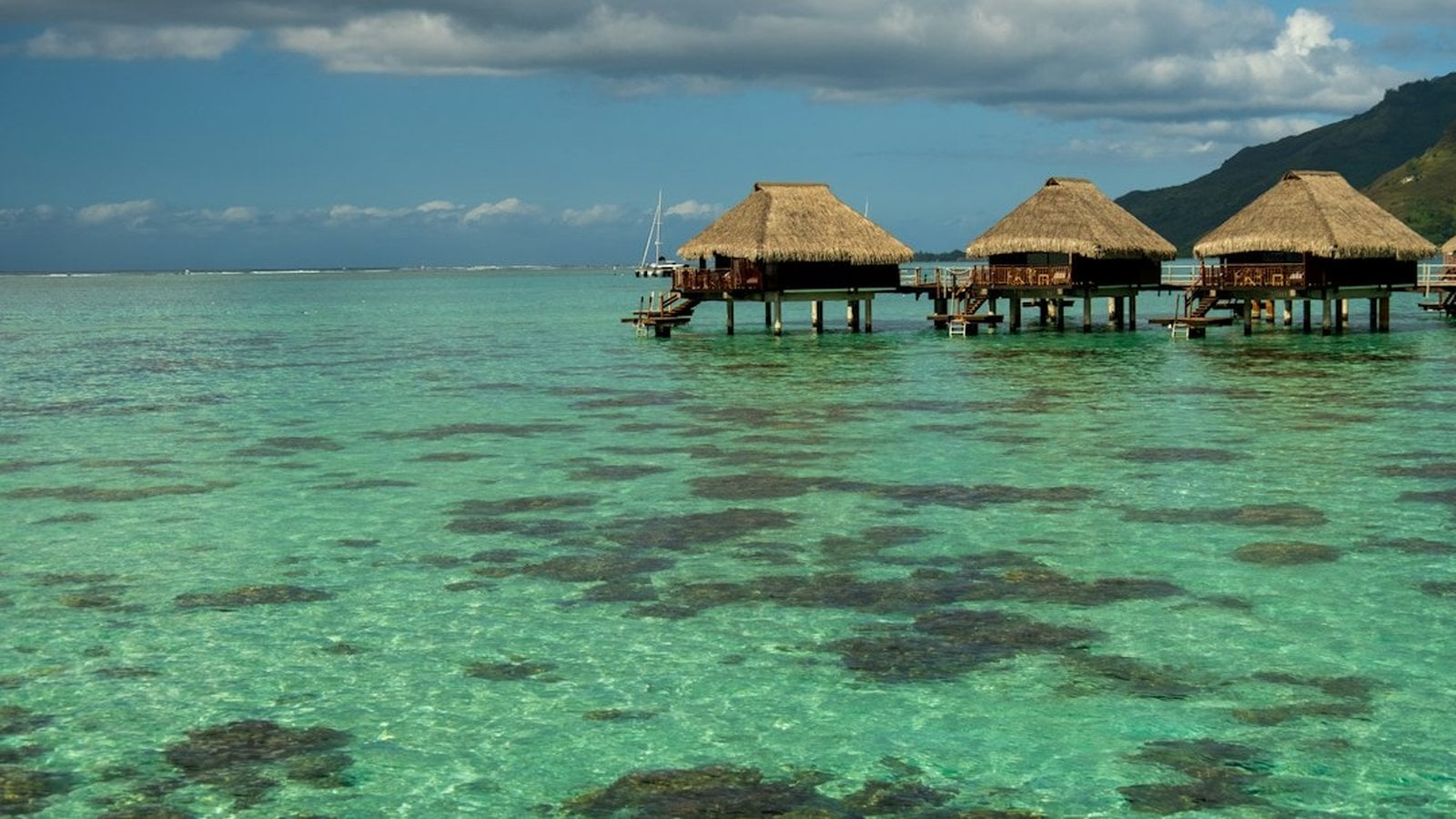 Best Tahiti Vacation Travel Agents - French Polynesia Moorea Island Peaks