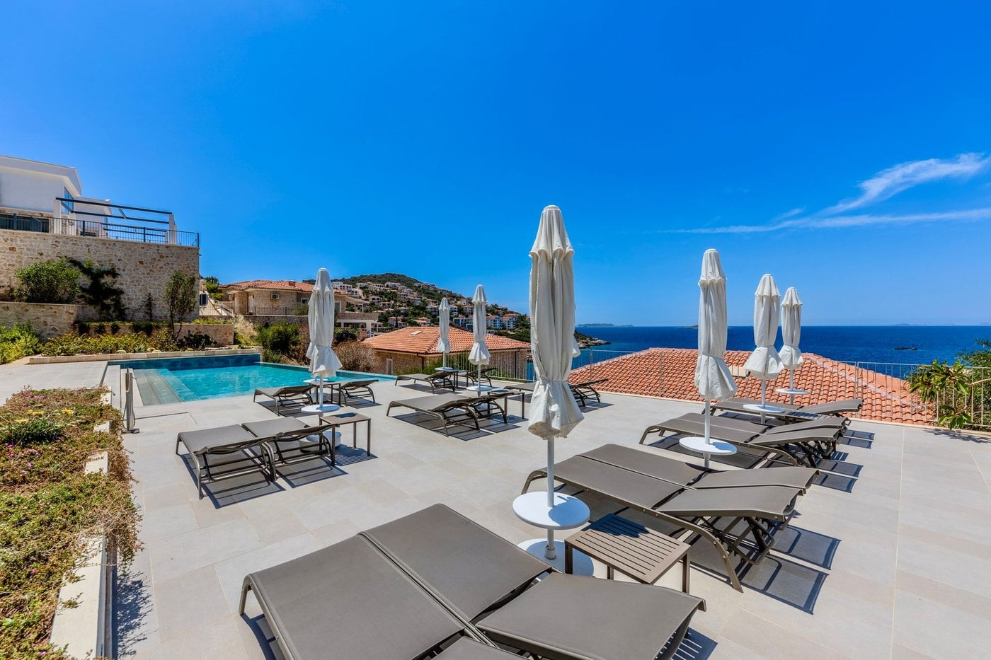 Hyatt Priv&eacute; preferred luxury travel host agency perks and confirmed room upgrades