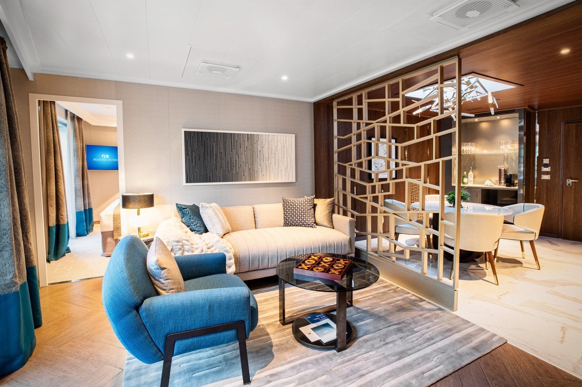 Sky Suite with 270-Degree Panoramic Balcony Overlooking the Sea