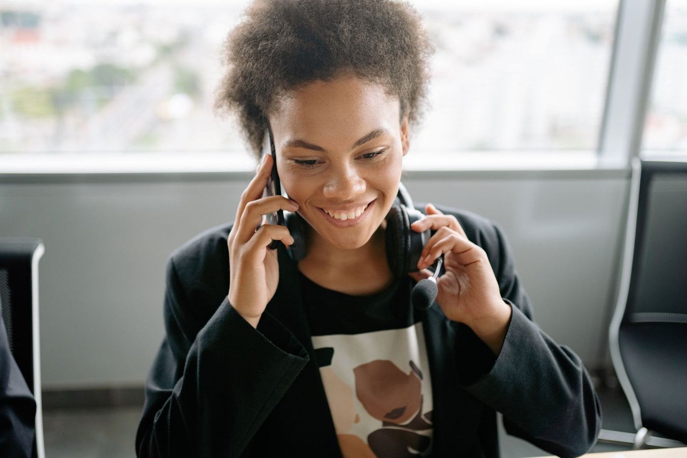 Experienced travel advisor conducting intake discovery call and presenting planning fee talk track