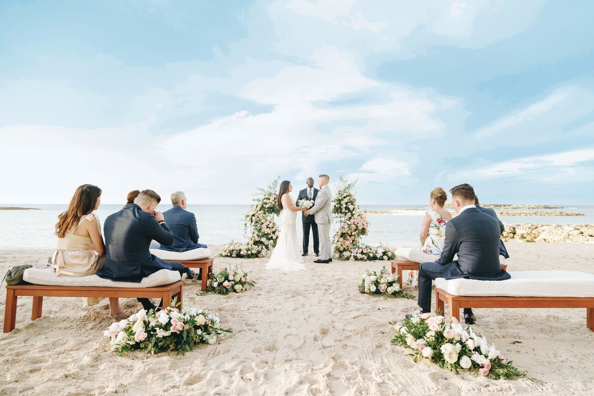 beach wedding in the bahamas