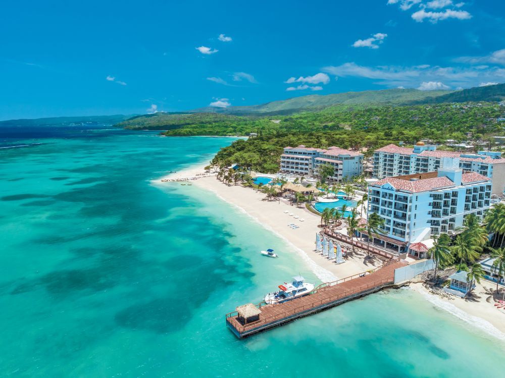 Aerial-view-of-sandals-dunns-river