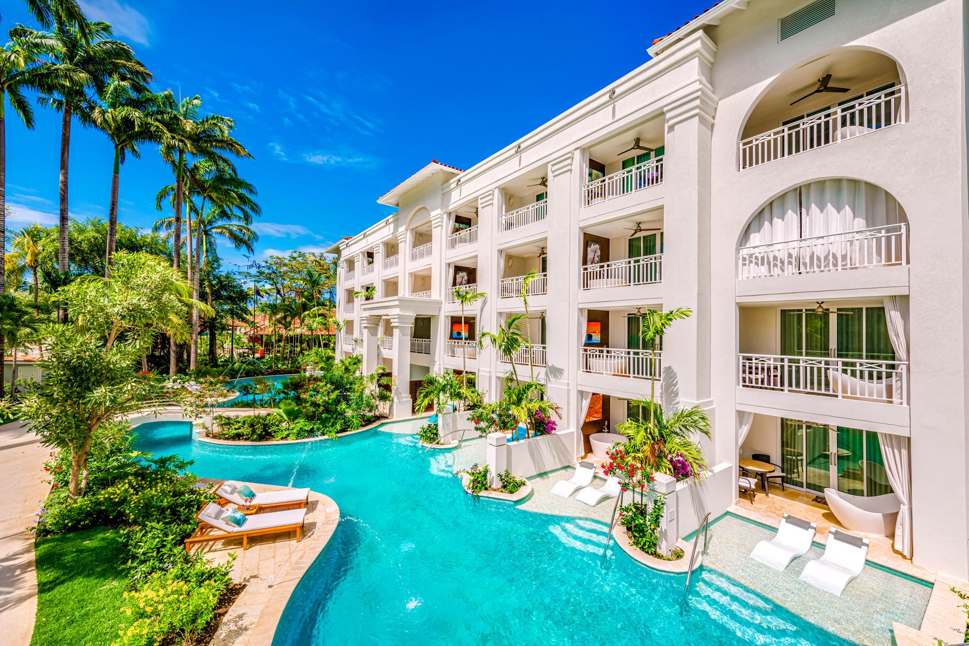 Crystal Lagoon Swim up Butler Suite Outside