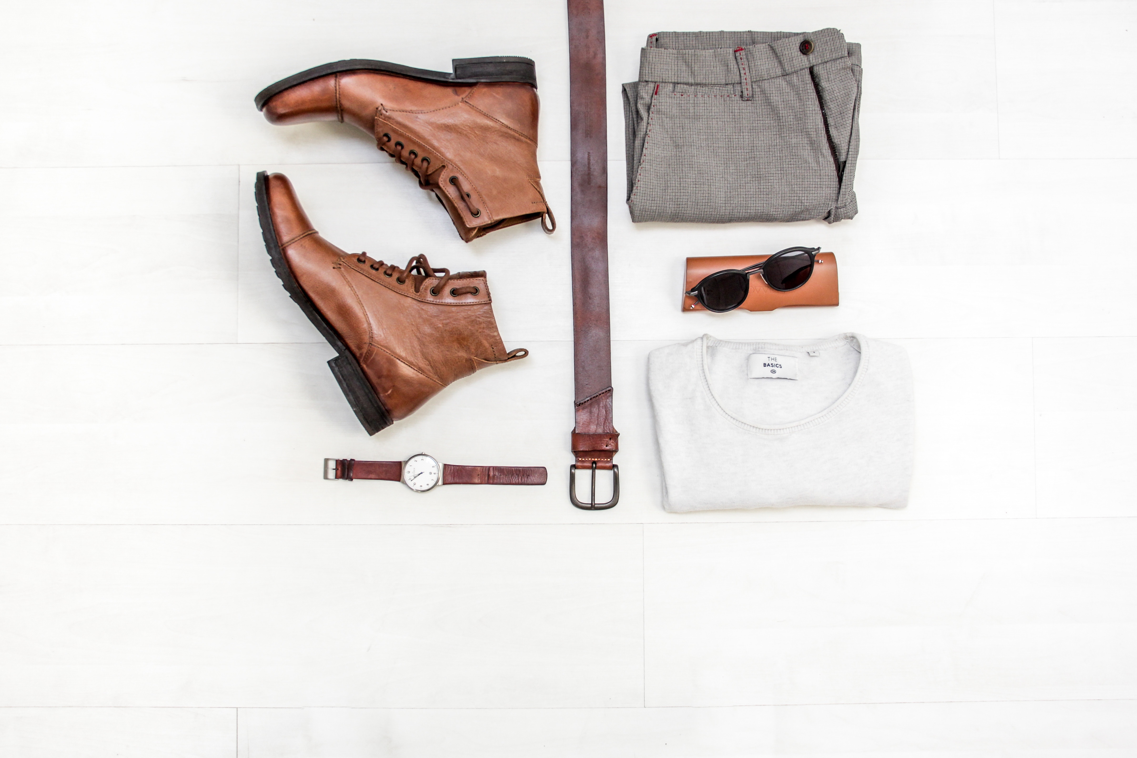 How To Pack For a Couple’s Getaway: A Guide for Men