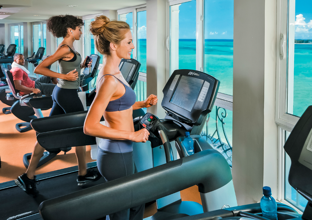 How to Stay Fit & Eat Healthy While on Vacation