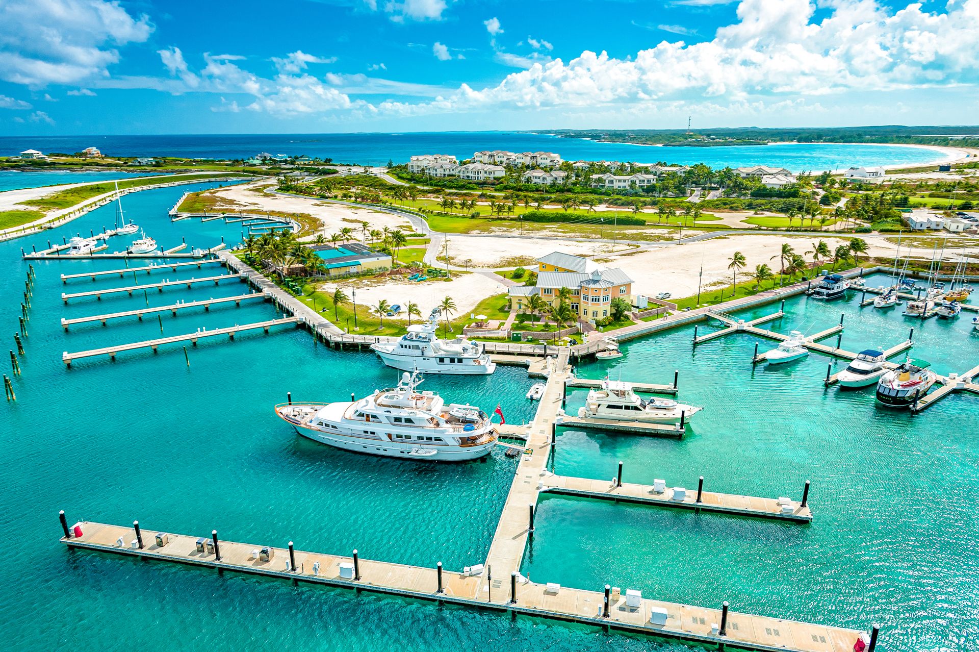 Is the Bahamas expensive compared to the US? A complete overview.