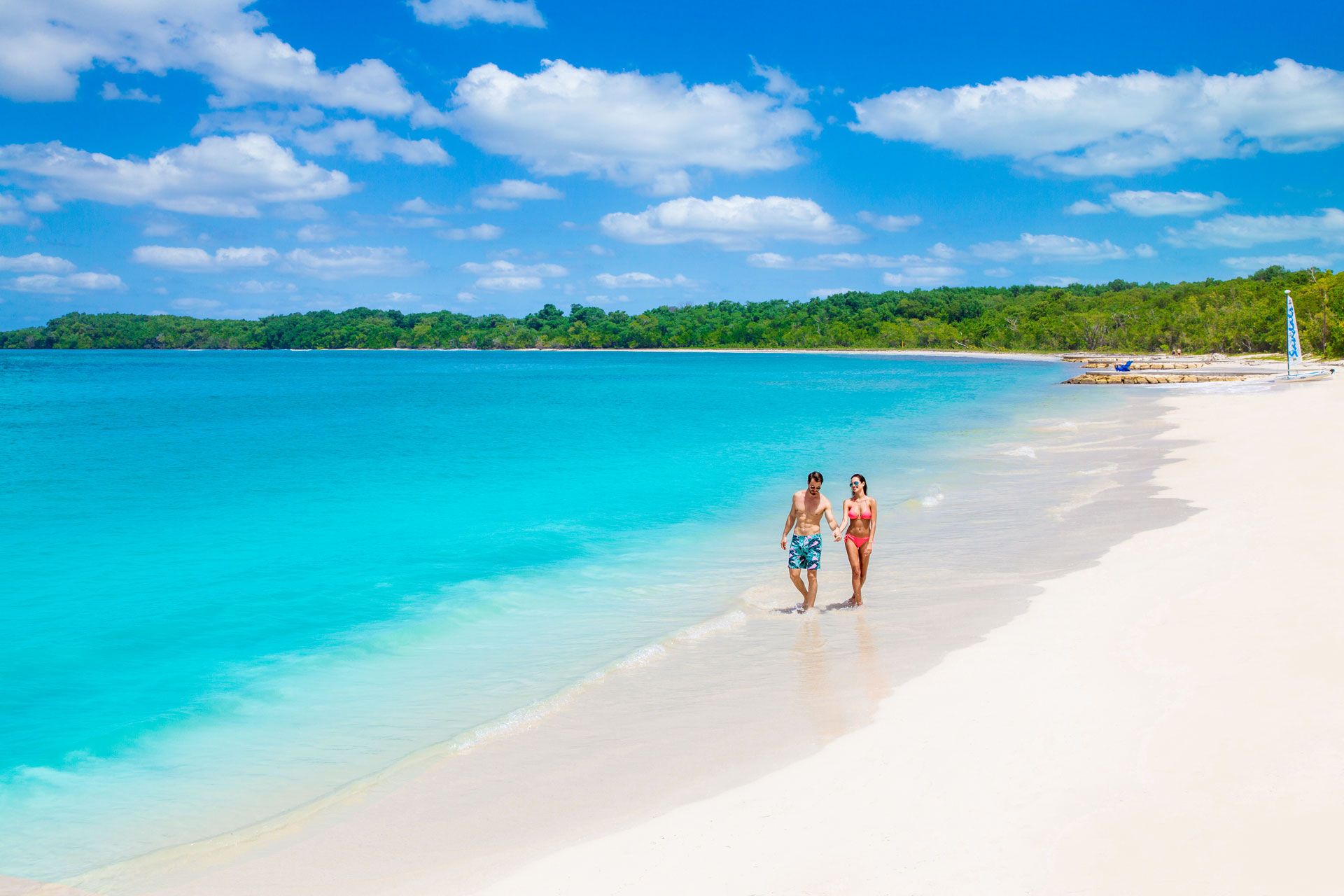 Jamaica vs The Bahamas: Which Island is Best for You?