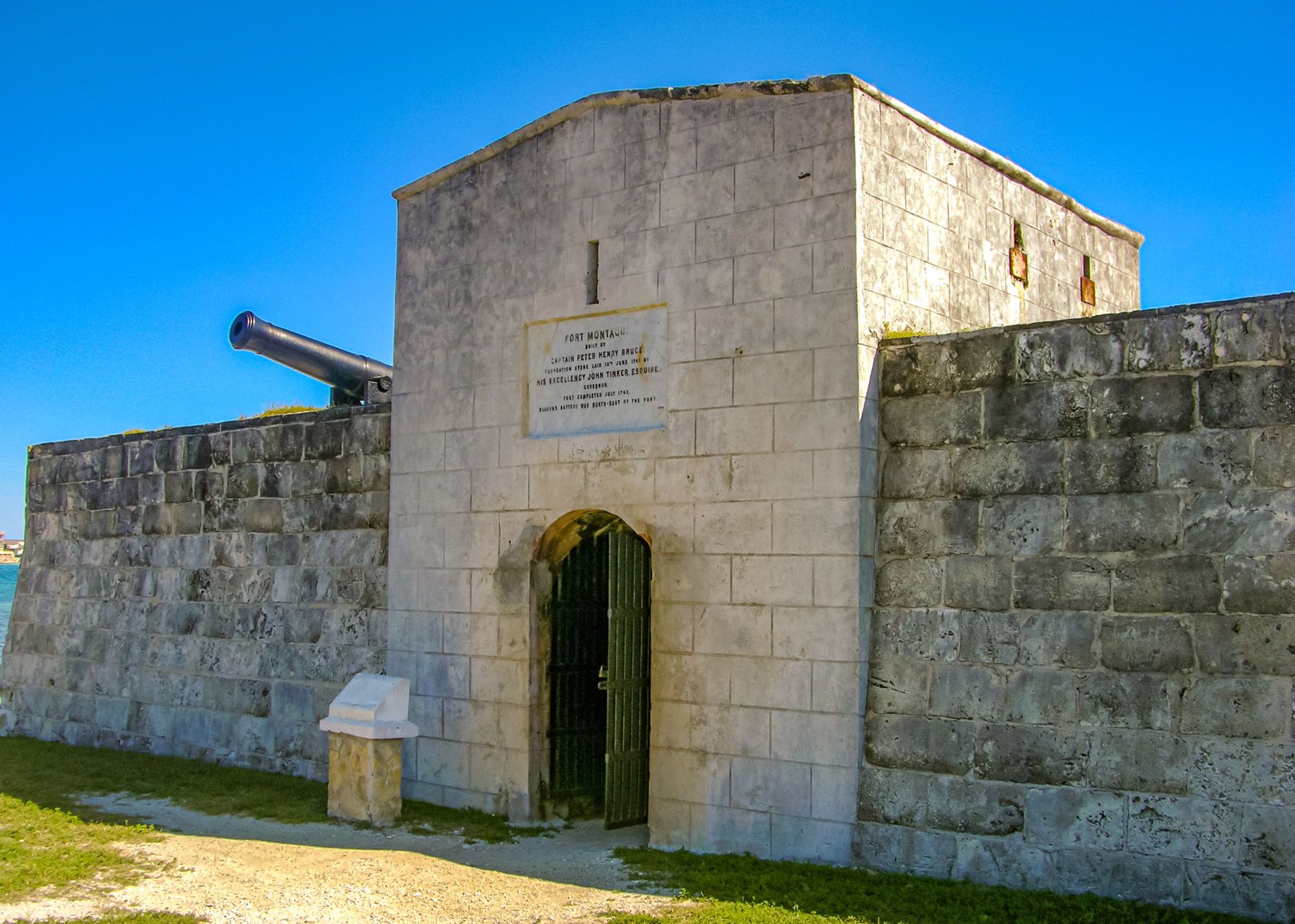 Montagu Fort Nassau Bahamas