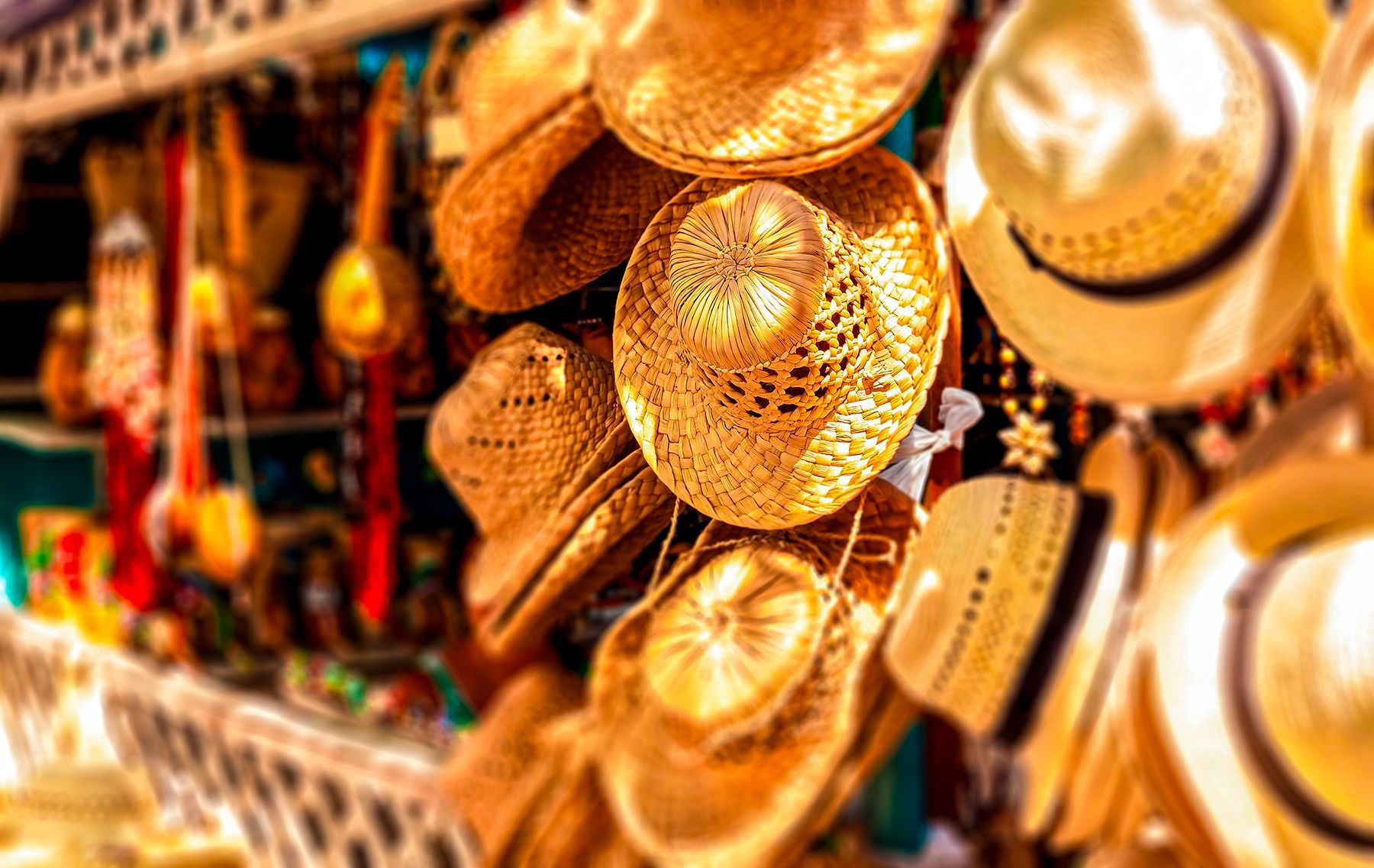 Nassau-Straw-Market