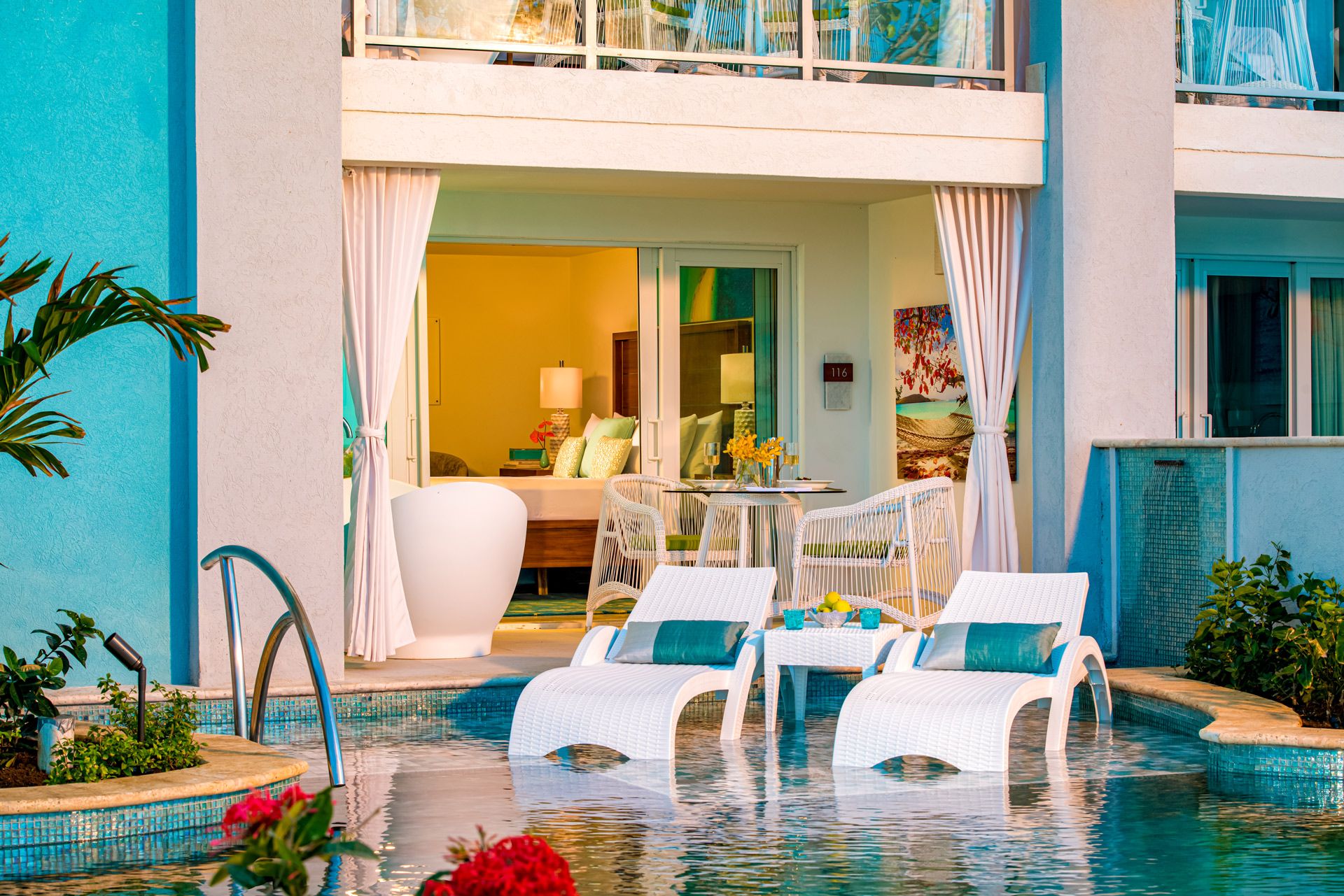 Oceanfront Swim up Butler Suite Outside