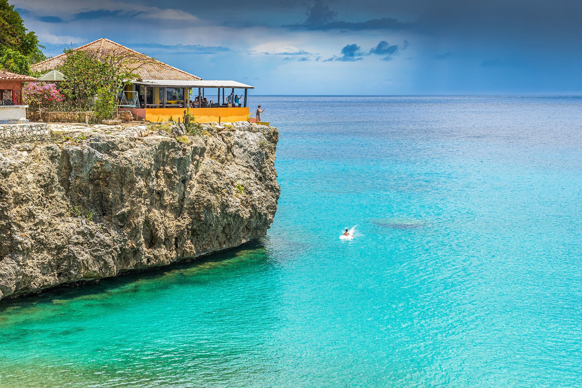 Playa Forti Curacao Cliff Jumping