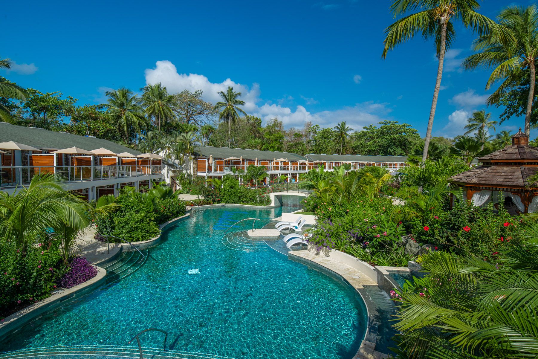 sandals halcyon beach paradise pool