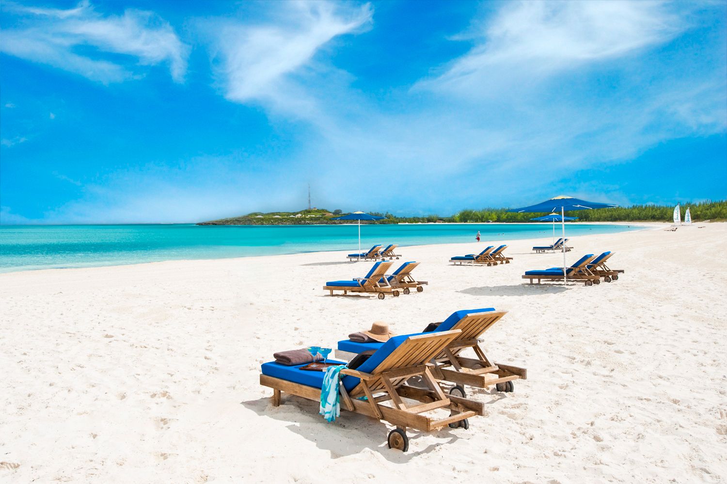 Sandals-Emerald-Bay-Beach-1