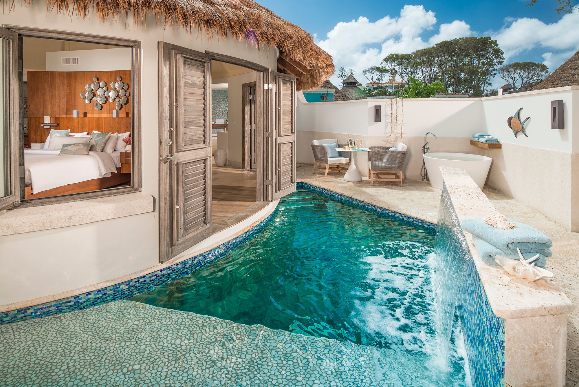 South-Seas-Royal-Rondoval-Butler-Suite-with-Private-Pool-Sanctuary-2