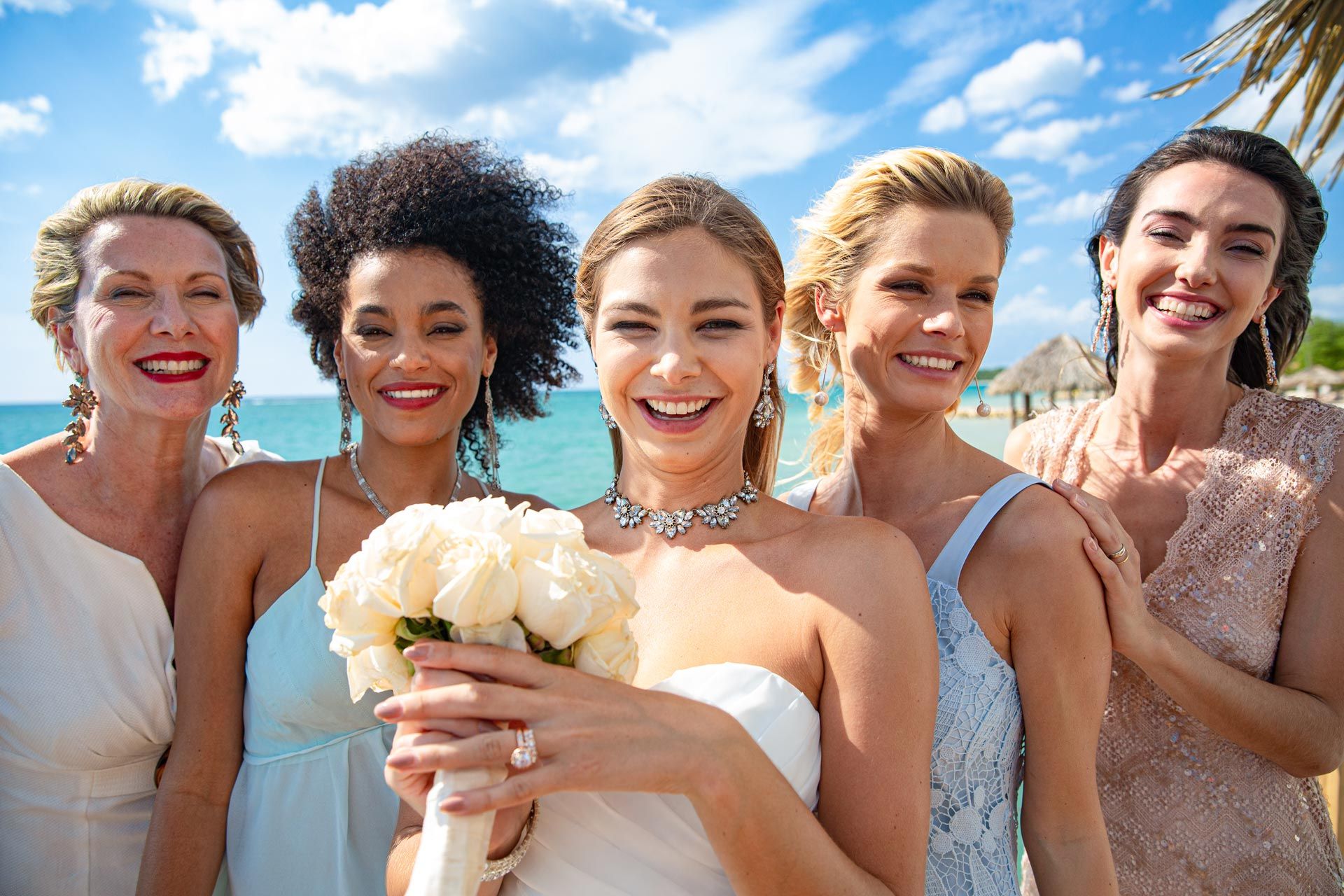 Top Bridesmaid Proposal Ideas to Get Your Wedding Crew to Say ‘Yes’!