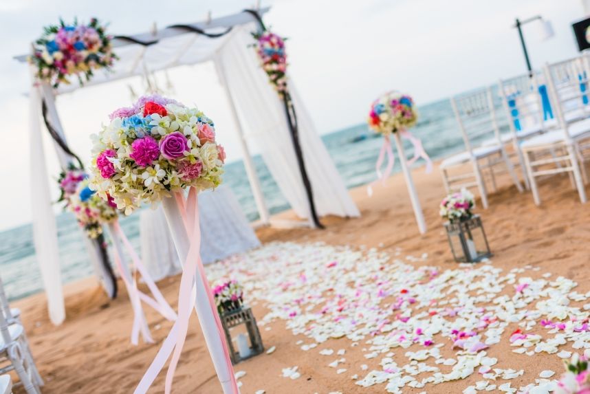 beach-wedding-setup