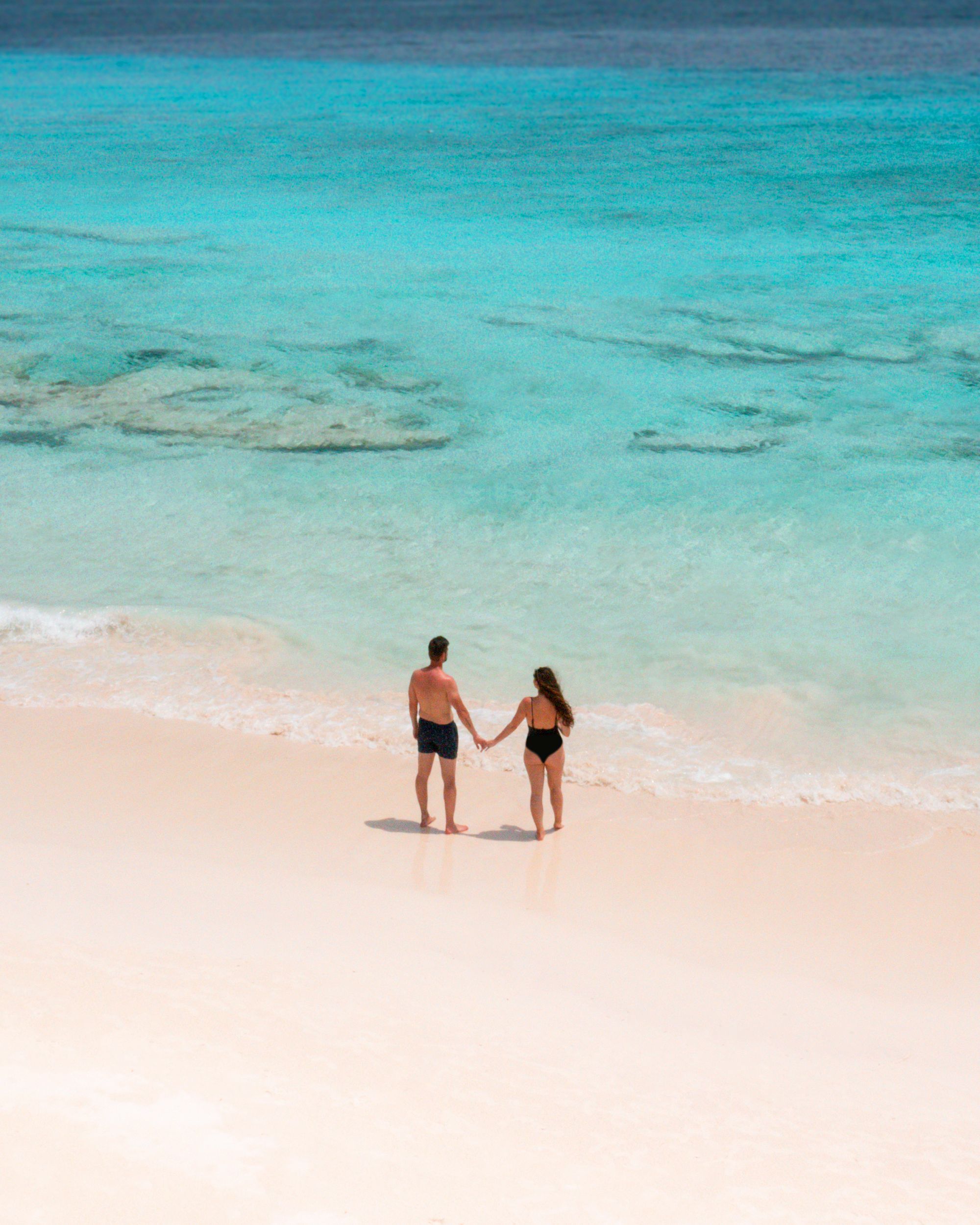 couple-on-the-beach-1