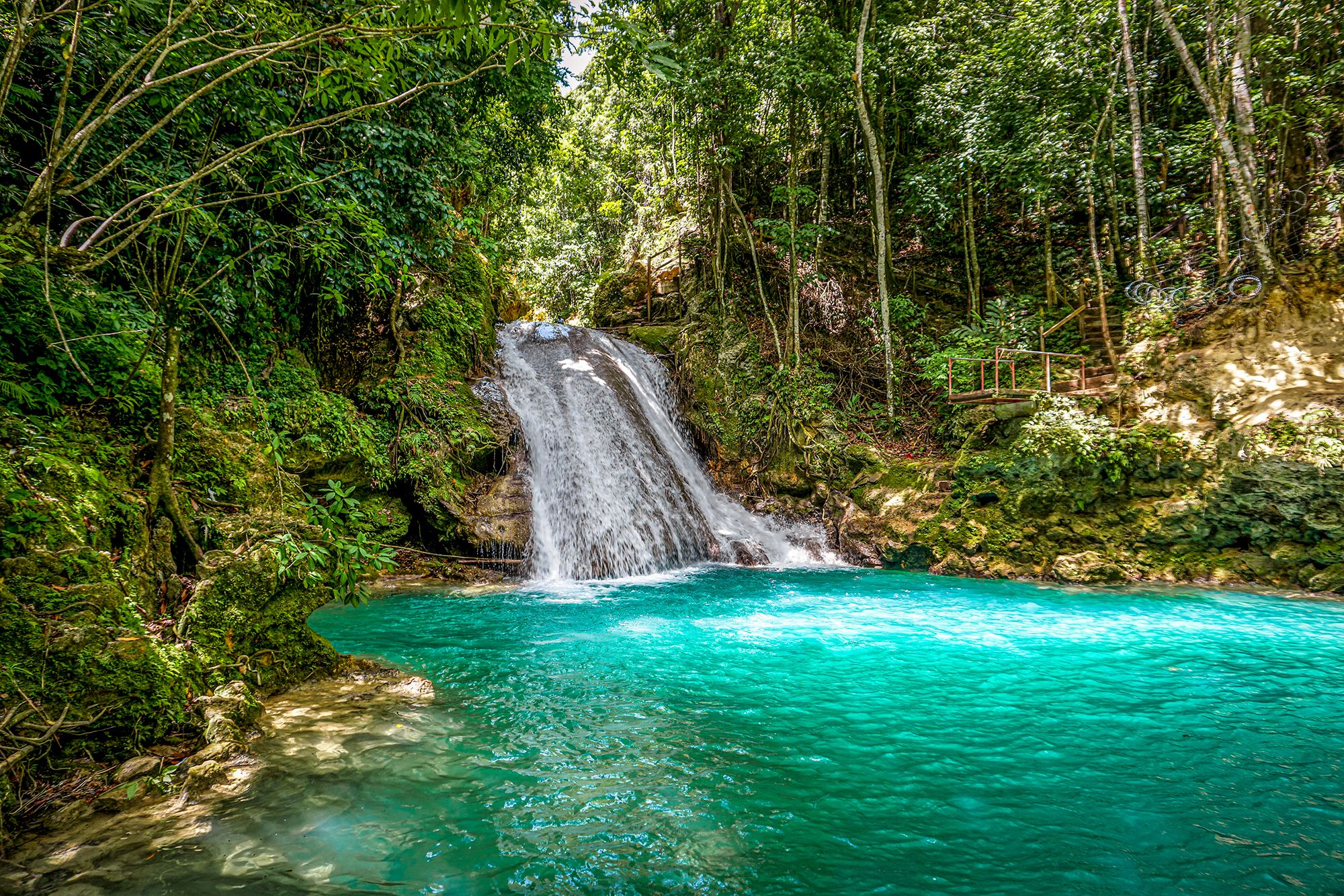 Ocho Rios Blue Hole - A Splash Worthy Jamaican Adventure!