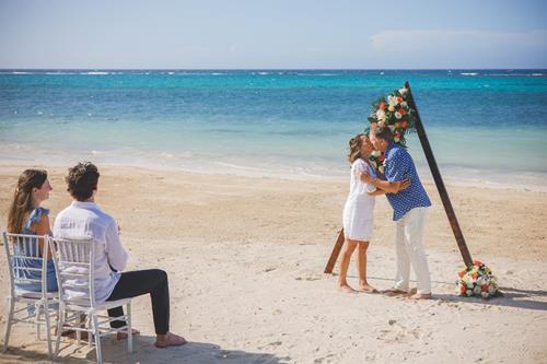 You Have to Love This: Pickleball Leads to a Vow Renewal in the Caribbean