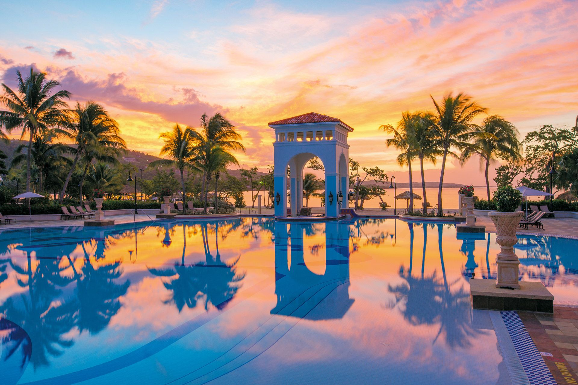 sandals south coast swim up bar