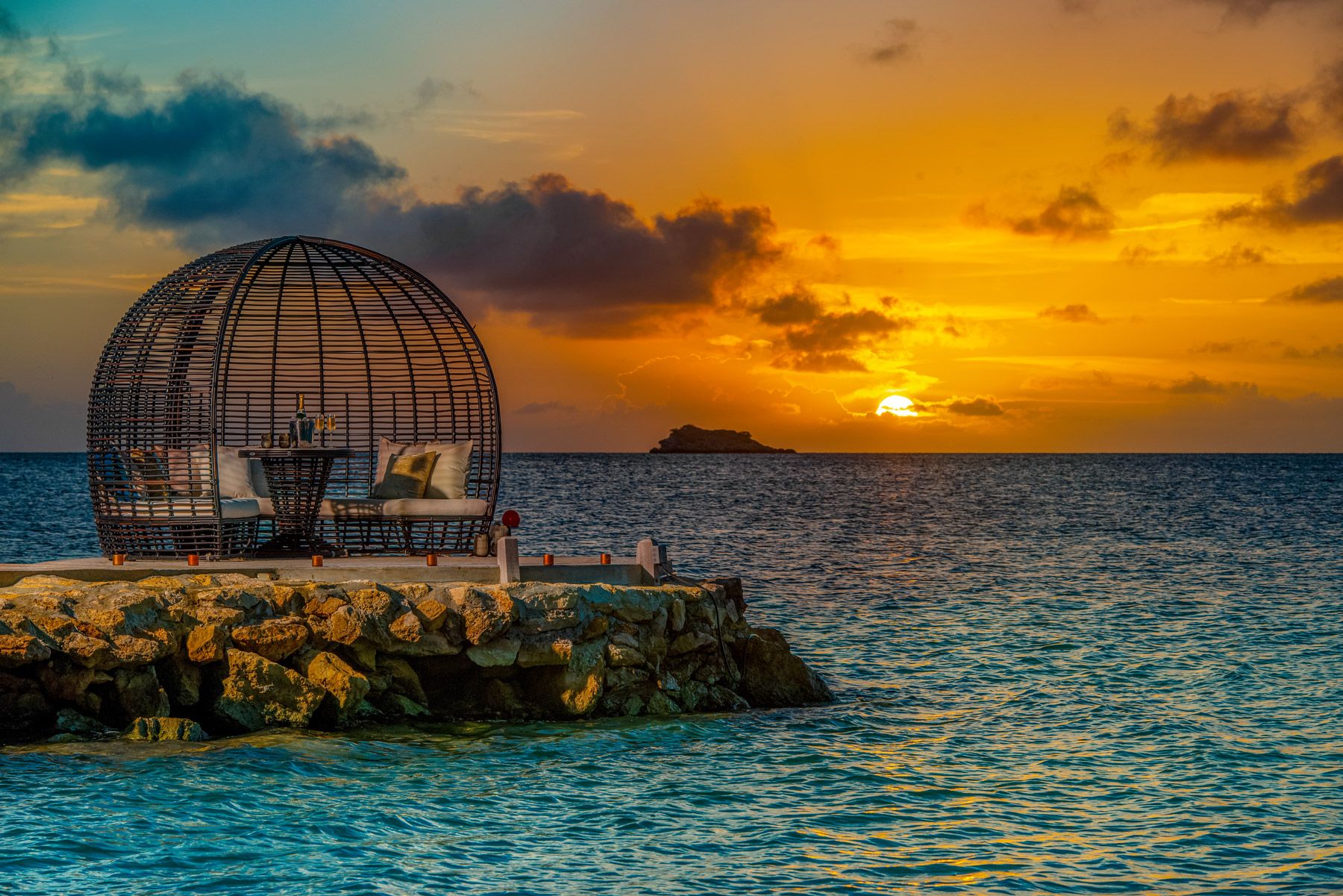 sunset pier basket lounge sandals grande antigua SAT