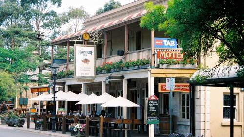 City Highlights & Hahndorf Town Half-Day Tour